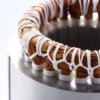 ⡼«ɳ꡼
Stator lacing cords and sleeving